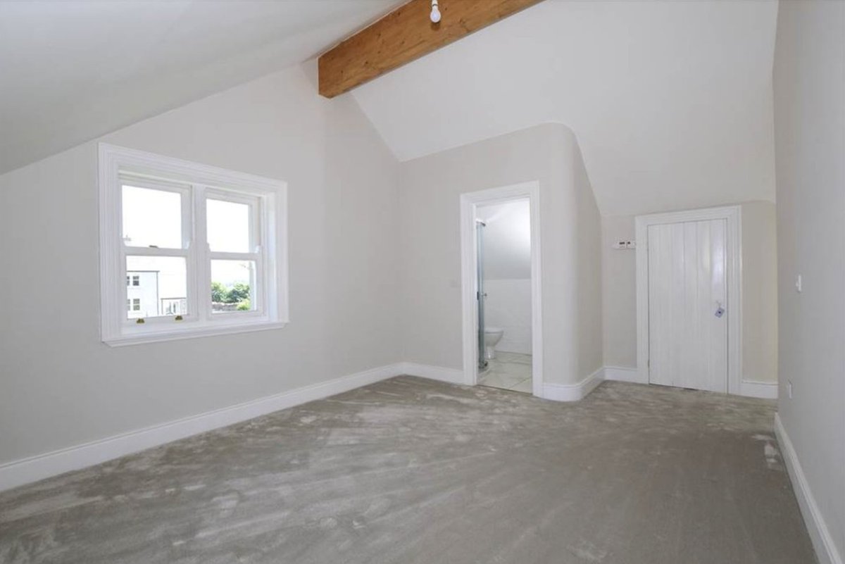 Propertynewsni's tweet image. I've always wanted one of those big slidey doors!

📍 Downpatrick
🛏 3 bed
💰 £249,000
📞 @ARFestates

propertynews.com/property/ARFAR…

#newbuild #familyhome #modernliving #property #propertyforsale #propertynews #homeforsale
