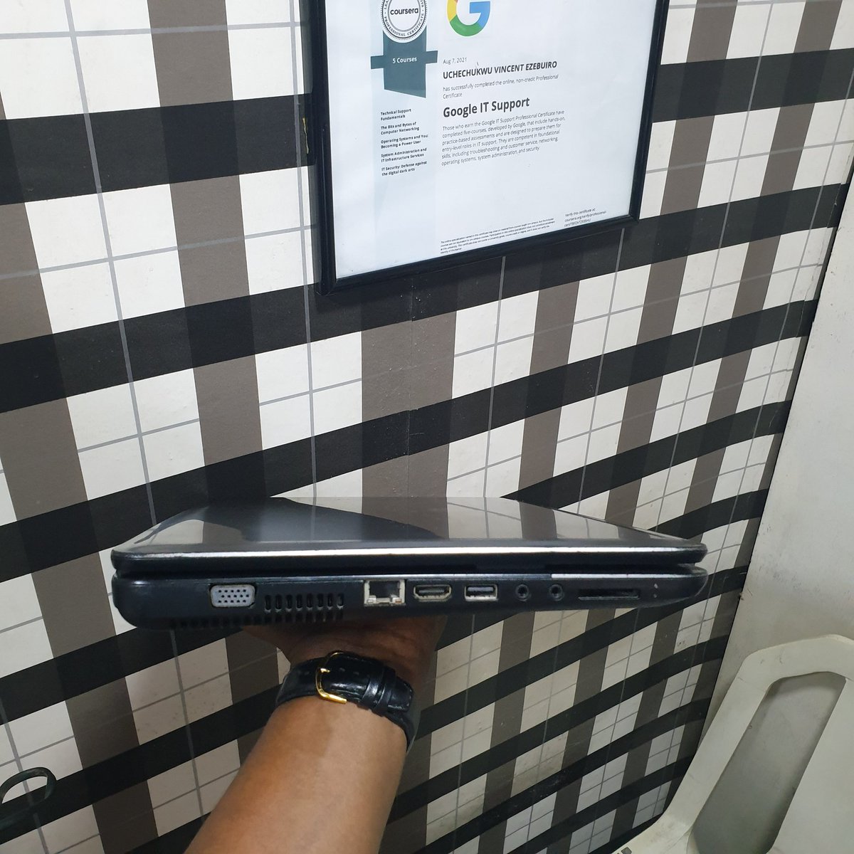 VeenezTech's tweet photo. Hp 650 / intel pentium / 320GB HDD / 4GB RAM 
. 
. 
. 
. 

#IKEJA #Windows10 #businessgrowth #veeneztech #Computers https://t.co/XkGSeEZygw