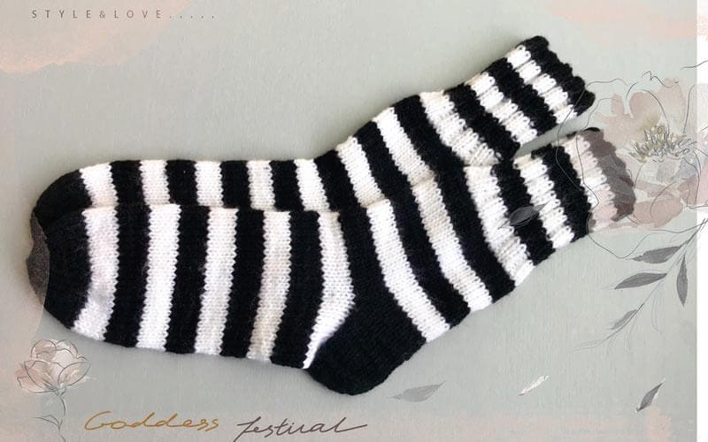 GiftsListin's tweet photo. #Handmade
Handmade Black &amp; White Knitted Socks
These socks are very warm and comfortable to wear.
https://t.co/YARIJchm9M https://t.co/x0BD0s5fMu