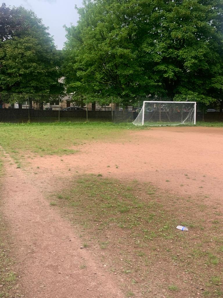 StFrancis_PS's tweet photo. We need your help! We have painted our goalposts and got our new football nets in place, now we need lines painted on our pitch. Can you help?🥅 ⁦@GlasgowCC⁩ ⁦@alisonthewliss⁩ ⁦@NewGorbalsHA⁩ ⁦@CelticFC⁩ ⁦@queensparkfc⁩ ⁦@ValerieMCoop⁩ https://t.co/7mxK1p3Egv