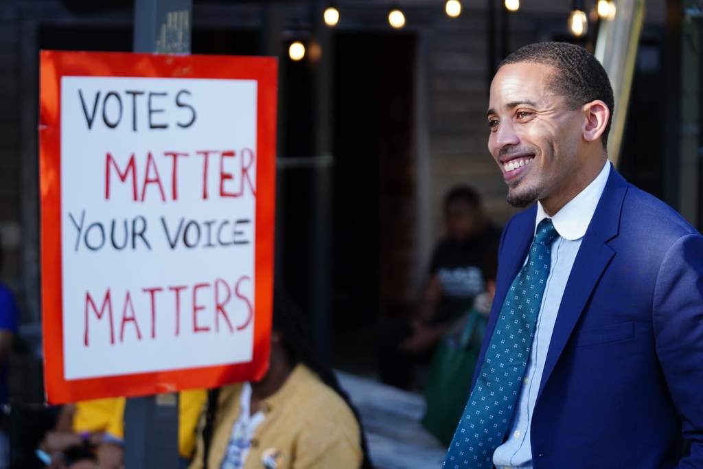 Last day to vote early District 84 and a message that's always relevant: your voice matters. #VoteForOmari
