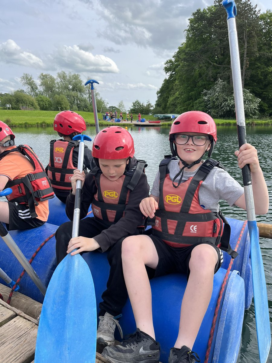 vikdockerty's tweet photo. @ParklandsLeeds @chrisdysonHT Raft building with group 3. https://t.co/v8Al9jBrKb