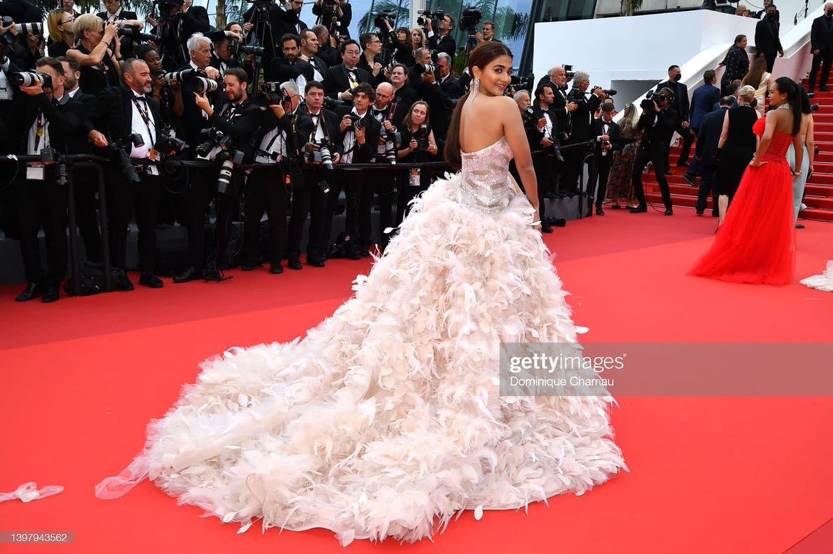 hegdepooja's tweet photo. If the dream is big enough, the “how” doesn’t matter. The universe will make it happen. Cannes 2022. #debut https://t.co/NJfV2podMC