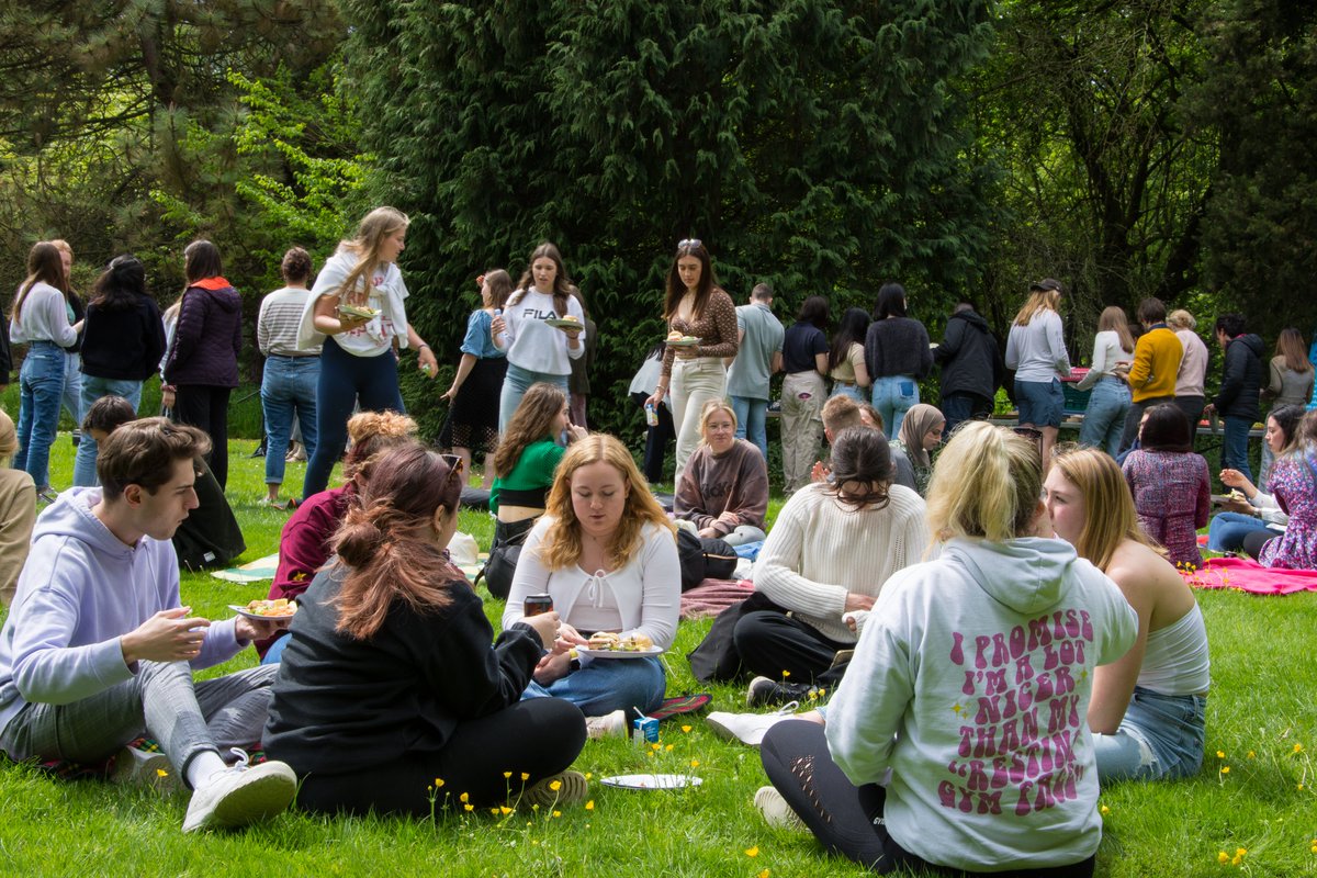 Dr Lisa Coneyworth tweet media