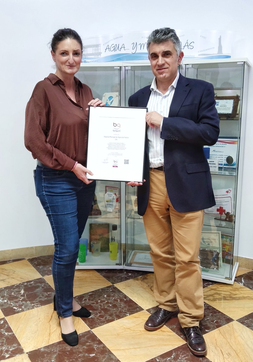 AguasDeHuelva's tweet photo. Nuestro director de Recursos Humanos Jose Manuel Márquez, y la directora de Sostenibilidad e Innovación, Natividad Moya, han recibido la renovación del sello @FBequal que acredita el grado de compromiso #BequalPlus  de nuestra empresa en materia de #RSC, #Igualdad e #Inclusión https://t.co/CiIXc7BxKH