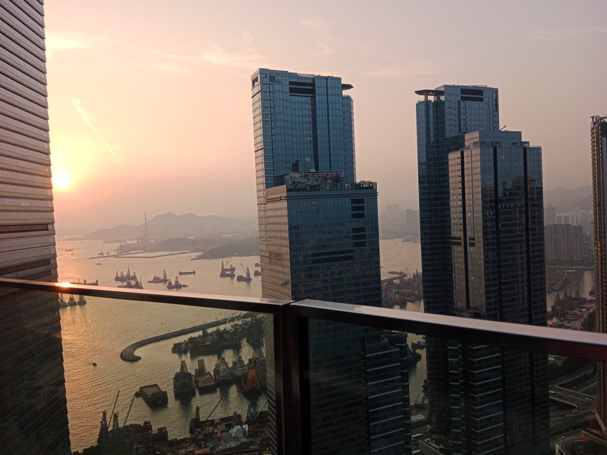 Boo_nang_77's tweet photo. I want drink coffee while sight seeing the sunset. #feelingrelax https://t.co/MXQOAfBhFA