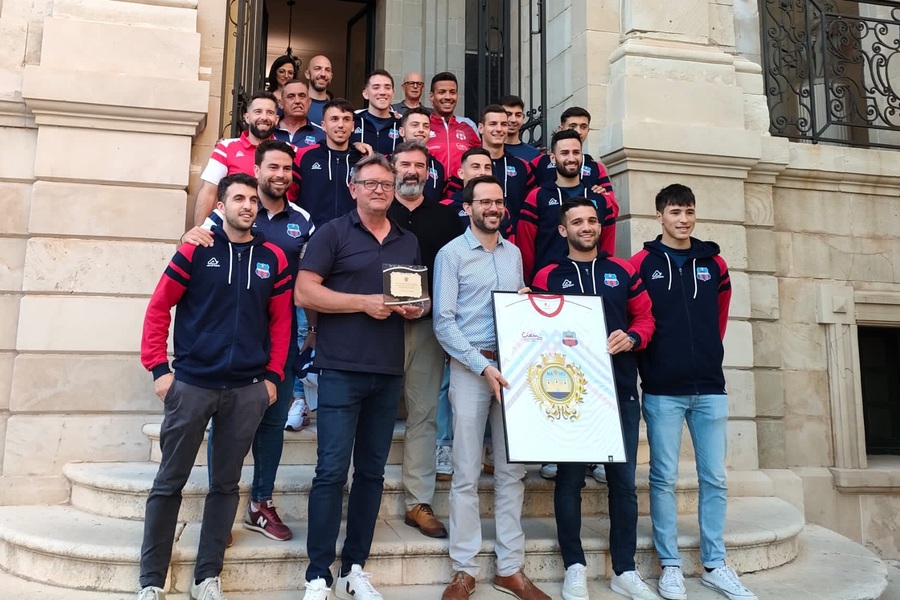 cd_menorca's tweet photo. EL AYUNTAMIENTO DE MAHÓN RECIBE AL REGIONAL
¡¡Campeones de Liga!! 💪🏻⚽️🏆🔝 @AjuntamentMao
¡Lee la noticia completa en nuestra web!
📰➡️💻 https://t.co/aK0eoWUx9z
💙❤️💙
#cdmen #cdmenorca #cdmenorcatv #cdmentv #clubdeportivomenorca #futbol #futbolmenorca #futbolbalear https://t.co/ZkqpN7u3Tz