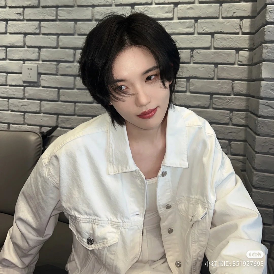 220520 | LKR XIAOHONGSHU UPDATE
#KERAN #陆柯燃 #LUKERAN