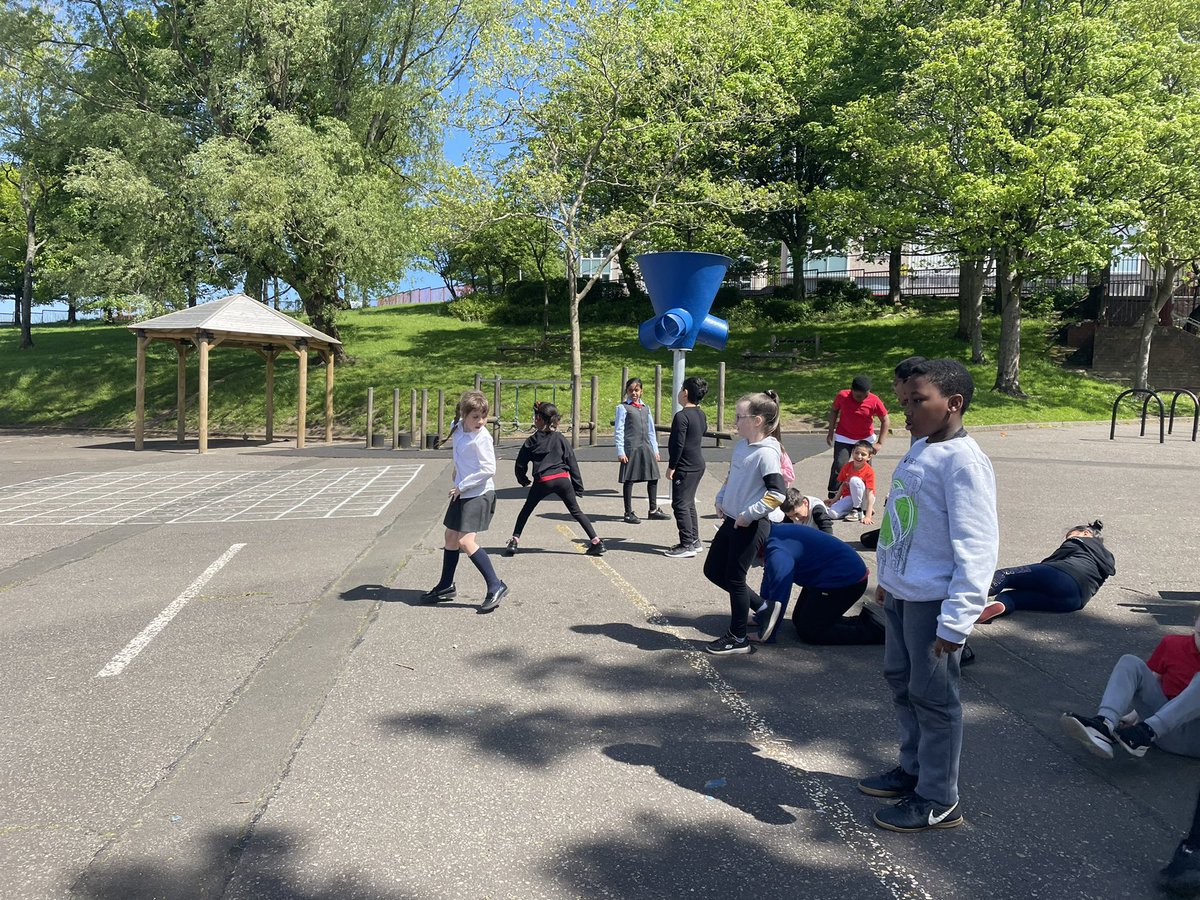 MissPClarke's tweet photo. P4 loving having some fun in the sun on #outdoorlearning day yesterday! @stmarysmaryhill https://t.co/vKsrQBvXgG