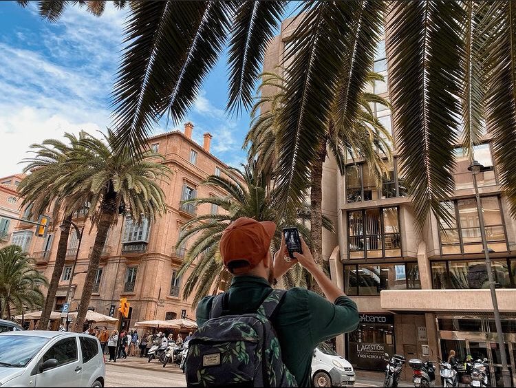 Qué nos gusta ver a un turista enamorándose de Málaga 🤩