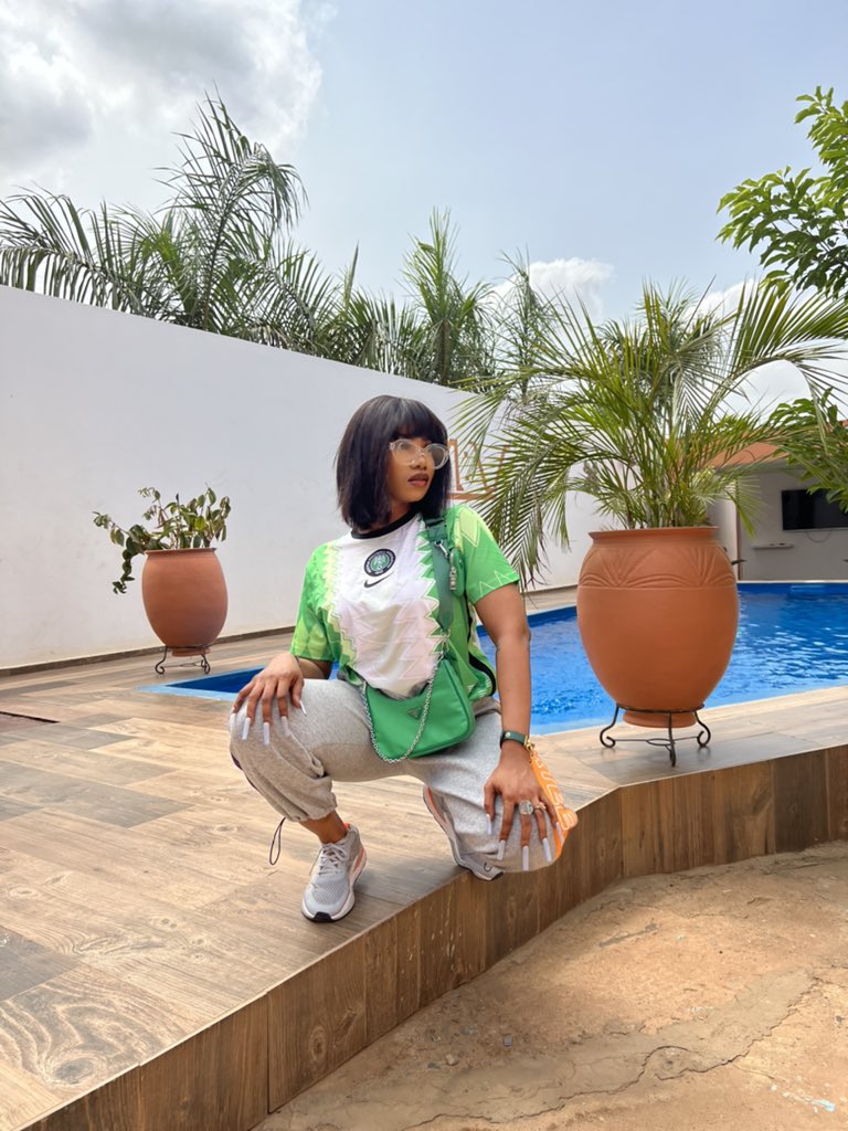 Symply_Tacha's tweet photo. Hey Y’all, This is an African women in Africa/Diaspora picture thread.😍
  Drop your beautiful pictures under this thread and caption it with the flag of your country and where you’re TWEETING from. 🇳🇬 🇳🇬 https://t.co/wua3t5Jr03