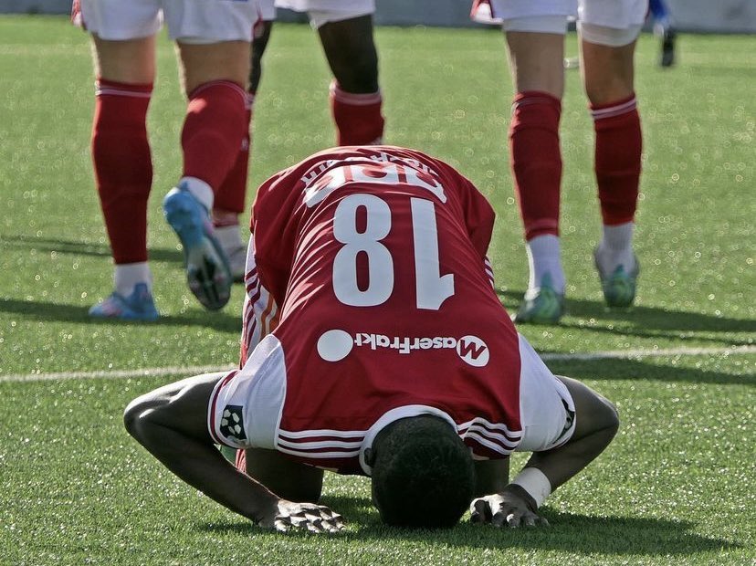 Abu_Naeem18's tweet photo. Bear with patience whatever
befalls you. JUMMAH KAREEM 💫
(Q, 31:17) 
#Mo18 🦅🔴⚪️ https://t.co/tCd4bhBpwM
