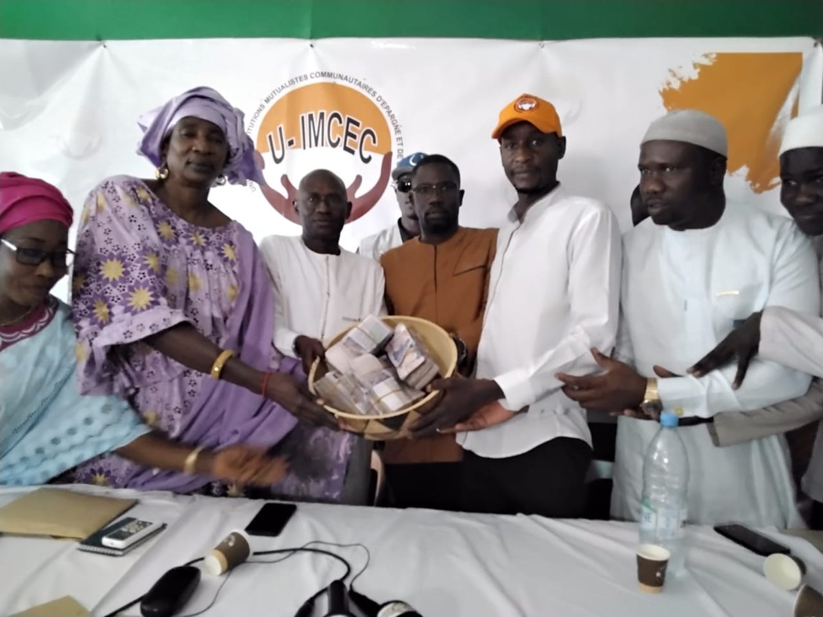 uimcec's tweet photo. En partenariat avec le Maire de Pikine Nord l'U-IMCEC a financé 50 millions aux GPFs et jeunes de la localité ce 19 mai dans le cadre du programme @SuqaliSN. https://t.co/WId6hR5sgA