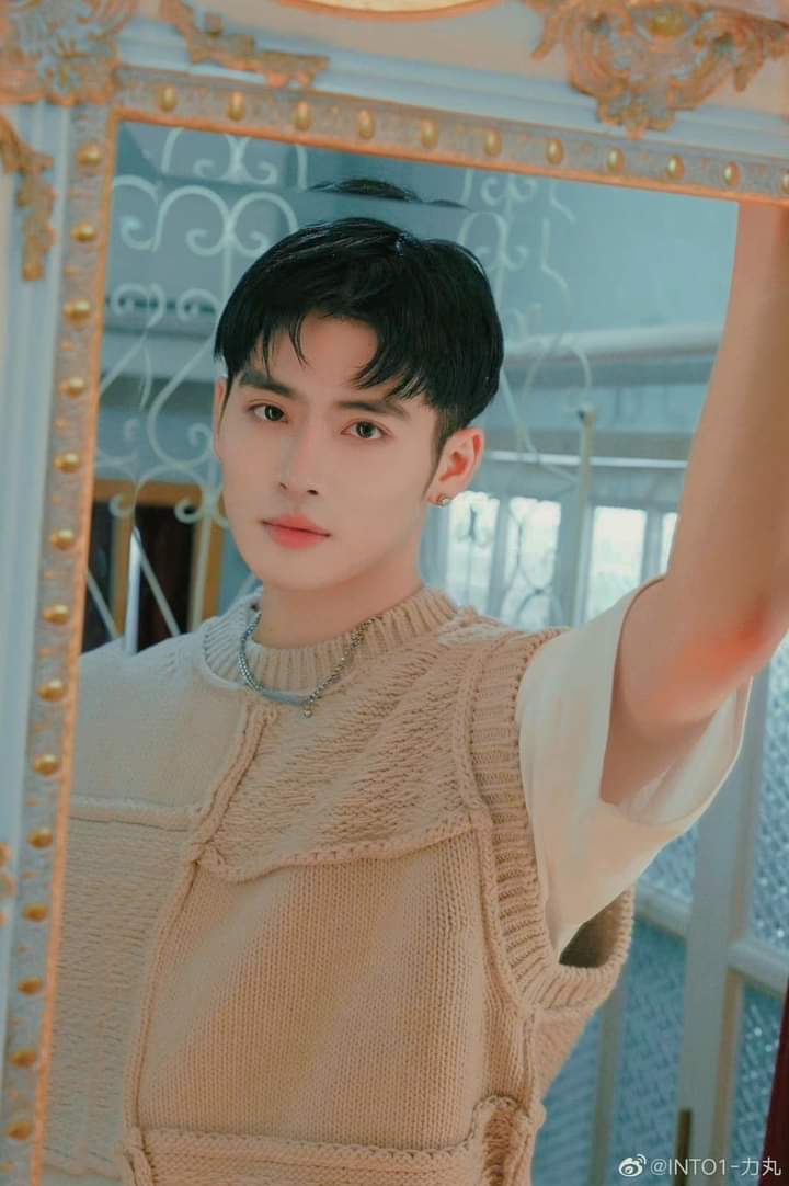 oo55276749's tweet photo. U mê trước sự xinh đẹp này 😍😍 https://t.co/VHLEXS96zp