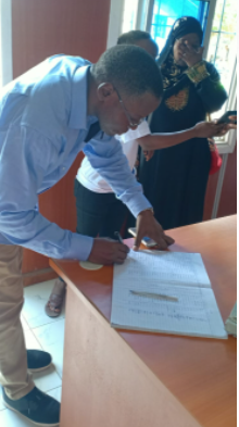 Earlier today, <a href="/Amref_Kenya/">Amref Health Africa in Kenya</a> Country Director <a href="/NdiranguWanjuki/">Dr Ndirangu Wanjuki</a> interacted with our project's Edu sports educators and <a href="/MombasaYACH/">YACH Mombasa</a> to understand the delivery of Comprehensive Life Skills Education and service delivery to adolescents and youth. #SkillsZaLyfe <a href="/FidelinaN/">Fidelina Ndunge</a>