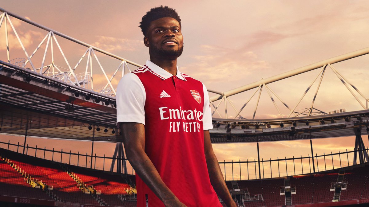 adidasfootball's tweet photo. Inspired by the past, shaped by the future. ​

The new @arsenal 2022/23 home jersey is available exclusively at https://t.co/tJwR68heBN, Arsenal Direct, the Armoury and in-store with adidas as well as with selected retailers. https://t.co/Ib3EJ77Px6