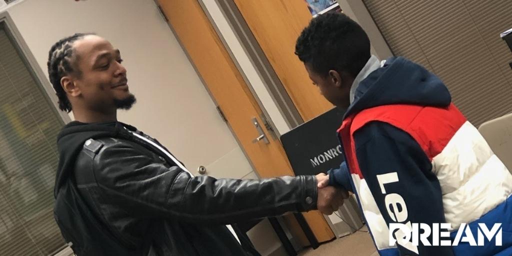 DREAM_ORG's tweet photo. There are many academic, home, and social benefits of youth mentorship. It can help young people be more confident, participate in extracurriculars, and communicate better with parents. Learn more here: https://t.co/oIBmntk089
#YouthMentoring #JoinDREAM #AtRiskYouth https://t.co/CwcTt1POhr