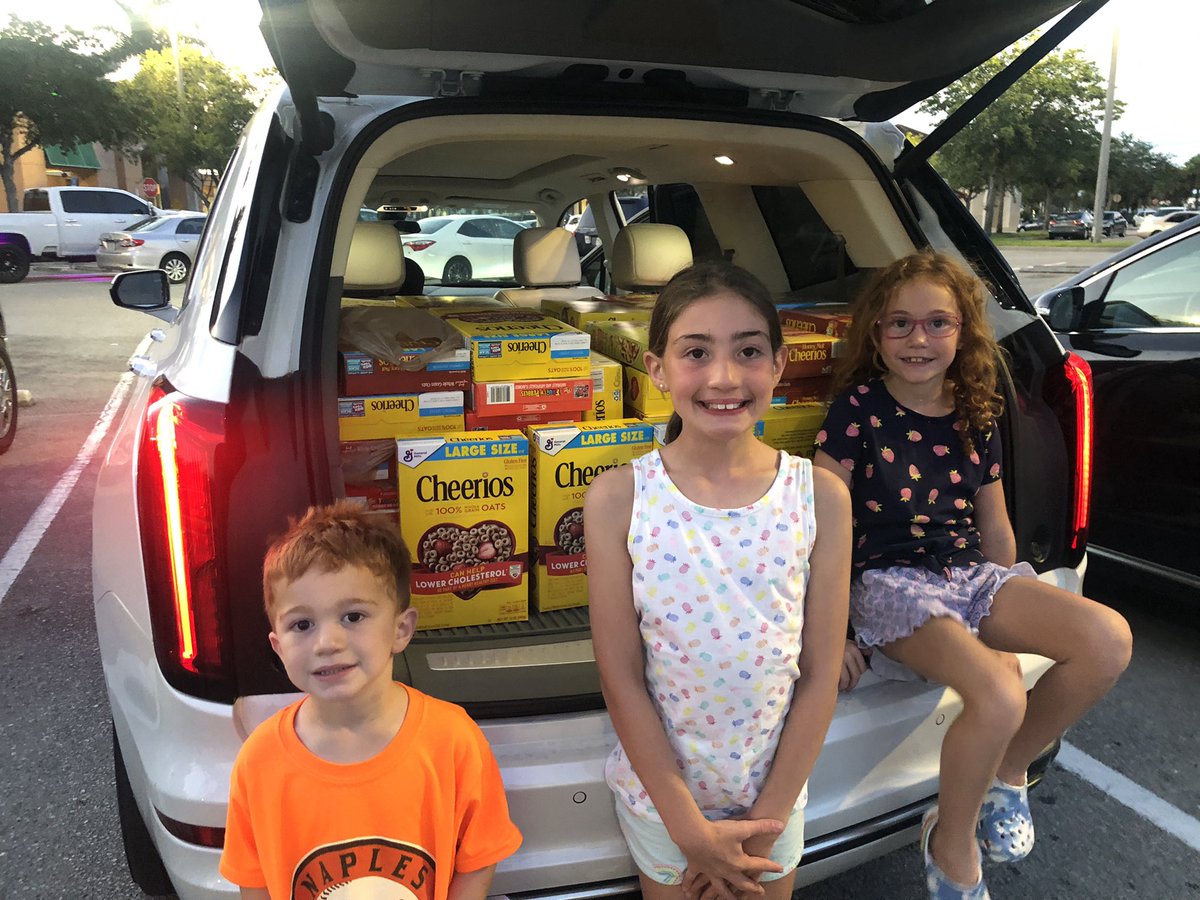 Student Council Cereal for Summer ☀️final push… 1 lemonade🍋stand… $470… 5 shopping carts filled to the brim…173 boxes being donated today! This is what compassion looks like! All smiles in 95 degree heat! <a href="/LaurelOakElem/">Laurel Oak Elem.</a> <a href="/collierschools/">Collier County Public Schools</a> <a href="/EPEBobcats/">Eden Park Elementary</a>