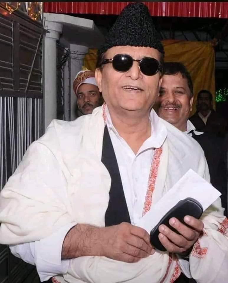 Rakeshsinghbhol's tweet photo. सपा के वरिष्ठ नेता व विधायक मा. श्री आज़म ख़ान जी के जमानत पर रिहा होने पर उनका हार्दिक स्वागत है।

झूठ के लम्हे होते हैं, सदियाँ नहीं!
@yadavakhilesh 
@samajwadiparty 
@AbdullahAzamMLA https://t.co/3rzAgyTPi8