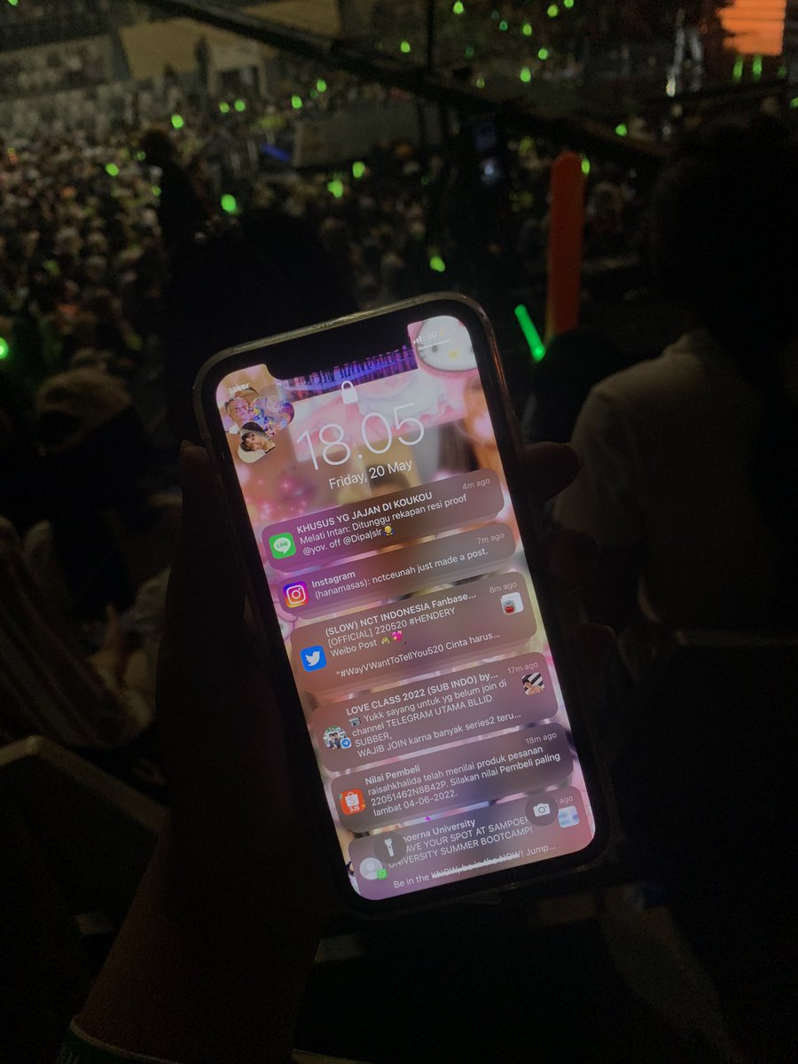 Adelliaghzni's tweet photo. HELP RT !!!!!

Ada yg merasa kehilangan HP IPHONE 11 PUTIH di GREEN GATE?!!!!

#allobank #AllobankFestival2022 https://t.co/wMo196OSKG