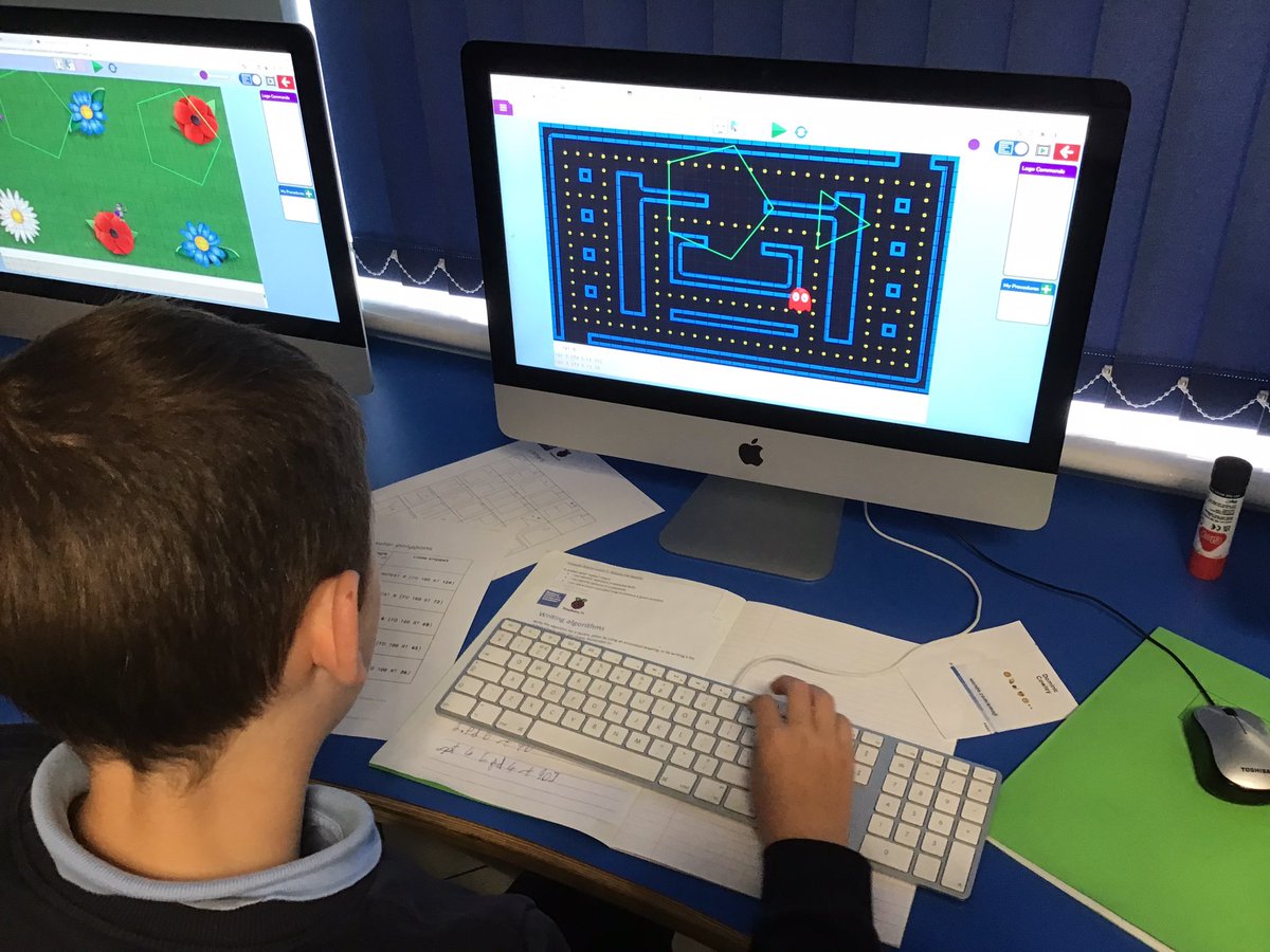 MrsES_Thatto's tweet photo. It’s computer science day today. We are in the computer suite using some algorithms to program a turtle to move. We have drawn shapes this morning. @MrsES_Thatto #ThattoPrim_computerscience https://t.co/kb05YaUieG