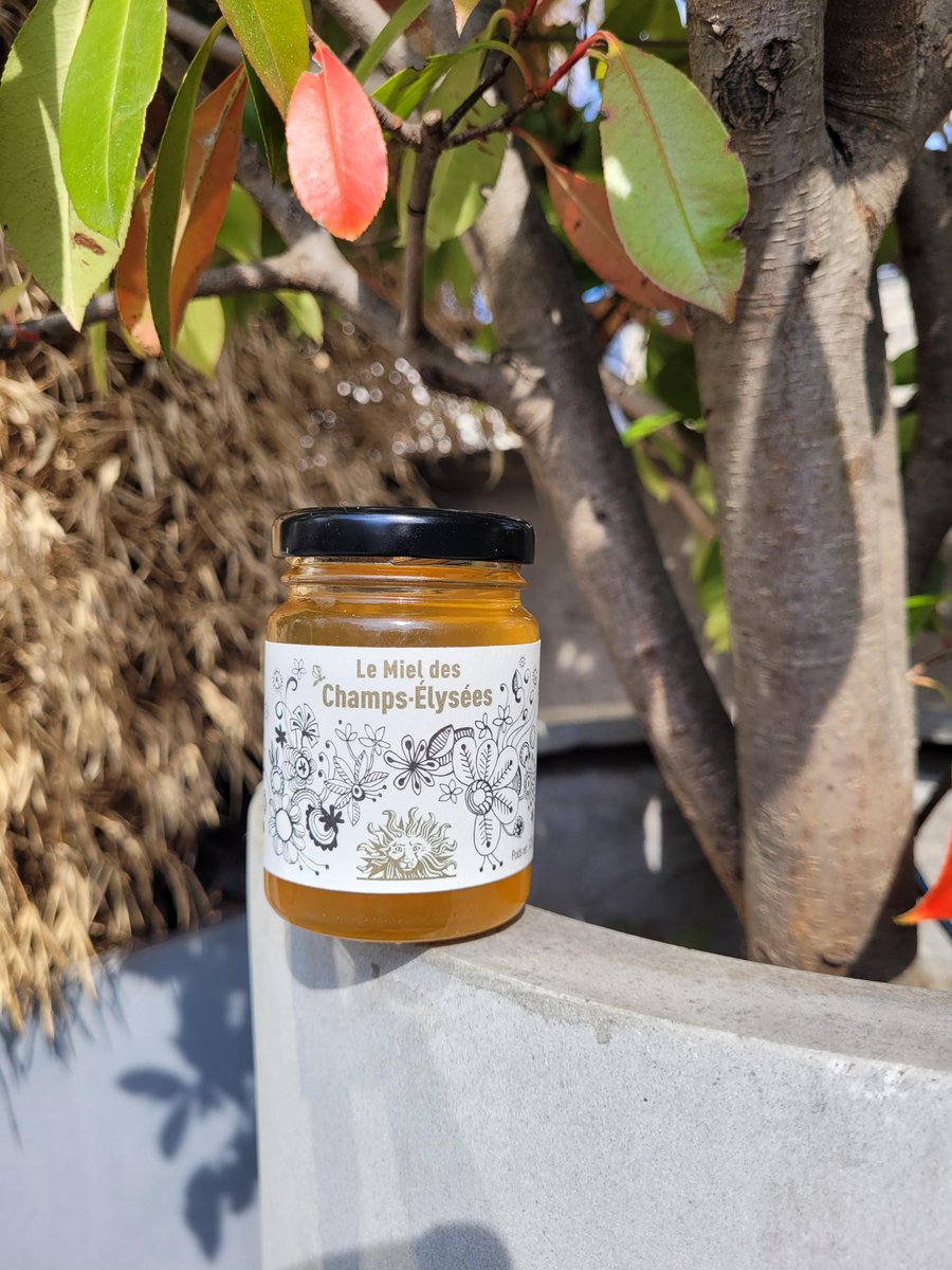 C’est aujourd’hui la #JourneeMondialeDesAbeilles 🍯🐝
Publicis s’engage à la préservation des abeilles. Nous avons organisé une vente du miel récolté dans nos ruches en soutien de l’association Apiflordev. 
🎧le podcast « Du miel et des abeilles » 
👉bit.ly/3NrCJDf