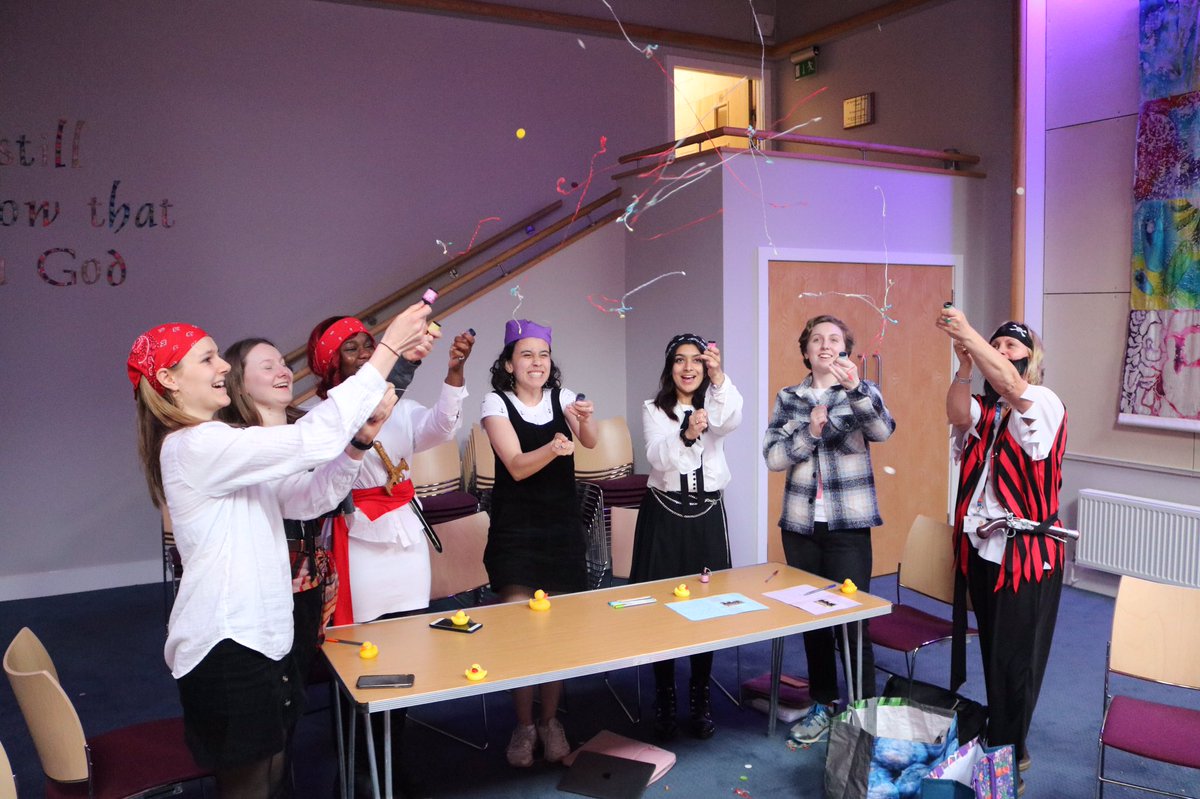 Why are so many of our U6 girls dressed as pirates on their last day before study leave? Because they arrrrrrrrrrrrr! 🏴‍☠️ #stswithunsitswhoweare #stswithunsfun