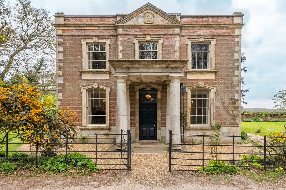 WoltertonPark's tweet image. "It’s utterly perfect – there’s nowhere better in Norfolk or the whole world really for that matter." 

Thank-you so much to @Tatlermagazine for a glorious review of The Gate House! Visit ow.ly/HIf050JcVIE to find out more.

#Travel #Tatler #Presstrip #Statelyhome #Norfolk