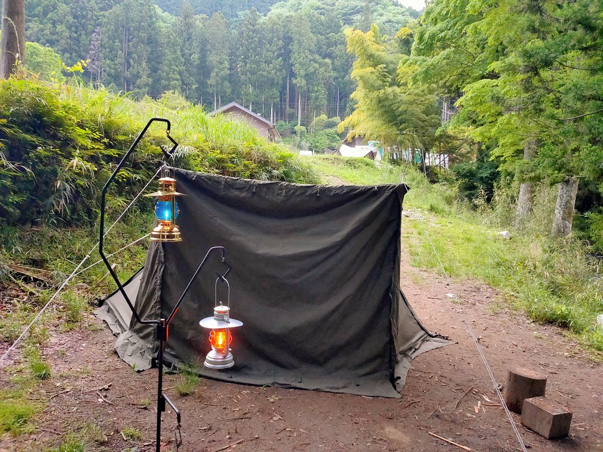 yujiqo_op's tweet photo. パップ式🦊テントの前幕初使用でした。やはり広くなるのは重量級キャンパーにはありがたくてテーブルが複数あったけど幕内に収まりました！
これからボチボチ使って最適解を探していきたいです♪

＃なまけものキャンプ
＃Mioキャン
＃FoxBase
#TRANSFIRE https://t.co/XTILzG0BP9