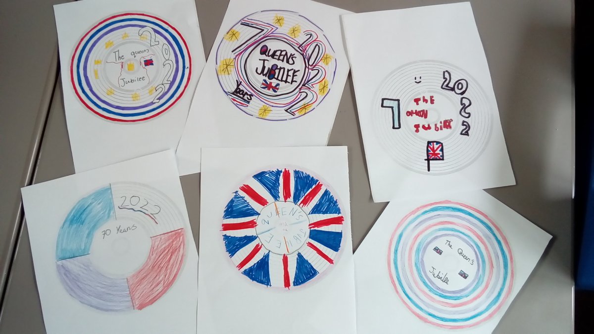 SMAAAyear5's tweet photo. We have had a lovely morning in UKS2 working on lots of different Jubilee Day activities. Here are some records which children from year 5 and 6 have designed while listening to some of Queen Elizabeth's favourite songs 👑💜🎙️🎶✏️ @SMAAASchool https://t.co/4QdFOio9WD