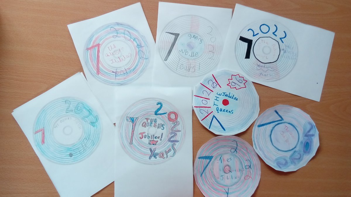 SMAAAyear5's tweet photo. We have had a lovely morning in UKS2 working on lots of different Jubilee Day activities. Here are some records which children from year 5 and 6 have designed while listening to some of Queen Elizabeth's favourite songs 👑💜🎙️🎶✏️ @SMAAASchool https://t.co/4QdFOio9WD