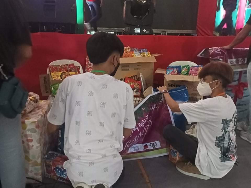 caihellll's tweet photo. We raised money and generated fund to help by making pastillas and graham ball from scratch and sell it for money, printed shirts to sell, solicitations, held online games tournaments ran raffles, had signature campaigns, all combined efforts in order to help Nanay Lorna. https://t.co/65YTCpDtr8