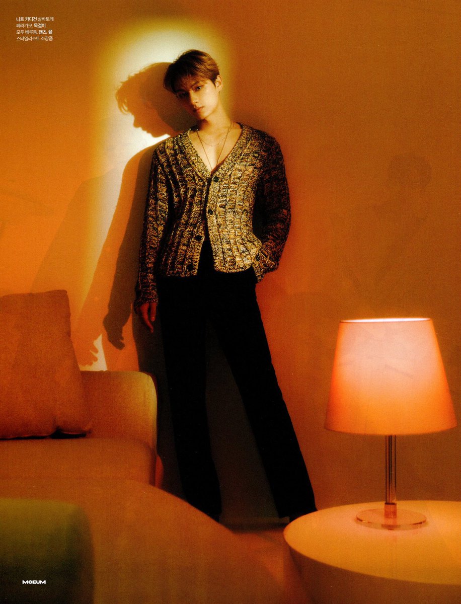 wwjnpic's tweet photo. cosmopolitan june issue https://t.co/HCGzyuIAdl
