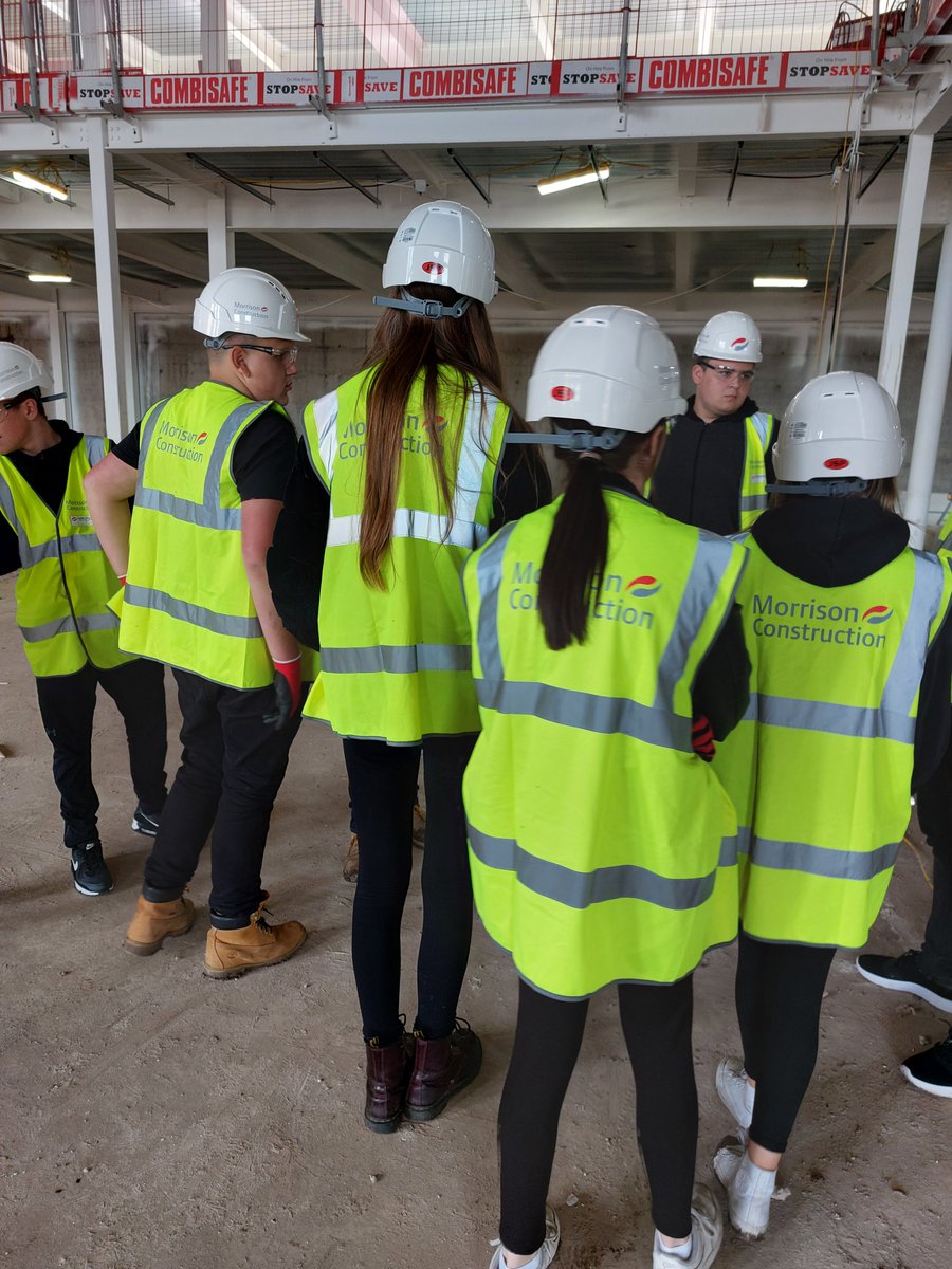 hsp_stdhs's tweet photo. Meaningful May is well under way for a group of our S4's. So far this week we have been to Nando's, Morrison Construction and Hearts FC #meaningfulmay #employability #stdavidshs https://t.co/Gl4F7e4ndT