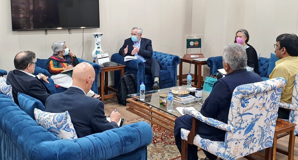 sindhinfodepart's tweet photo. Minister for Health, Sindh, Dr.@AzraPechuho met with Director Polio BMGF, @jay_wenger, Director Polio Eradication @UNICEF @StevenLauwerier &amp; @hamish2012. The importance of improving surveillance and vaccine access to achieve #PolioFreePakistan was discussed. https://t.co/i39HmmV7sO