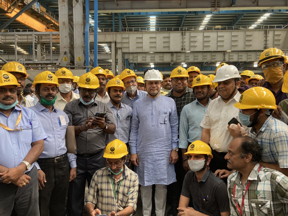 icfindrlys's tweet photo. Hon'ble MR Shri @AshwiniVaishnaw with members of #TeamICF. Thanks sir for the memorable moments you gave us ! Proud to have you as the head of our IR family! @RailMinIndia https://t.co/lxBs7XRIYJ