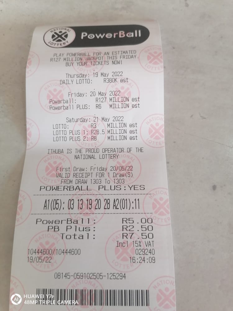 So guys kaofela re dlala PowerBall vandaag akere?I have my ticket💃🏿💃🏿,do you?If you don't it's not too late.Get yours now in store or online at nationallottery.co.za and stand a chance to win R127Million,courtesy of <a href="/sa_lottery/">#PhandaPushaPlay</a> #R127Million #PowerBall 
Phanda 
Phusha 
Play