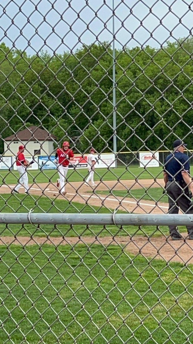 jenniferschmidt's tweet photo. Homerun @elischmidt_15 https://t.co/8OGWNPVY1R