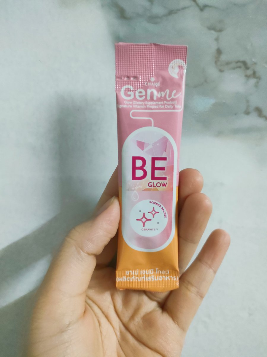 namkrnkmiinii's tweet image. ป้ายยาสาวๆด้วย คอลลาเจน #ชาเม่ เจนมี สูตรโกลว์ เราลองกินมาสักระยะนึง คือหน้าดีขึ้นมาก ใสขึ้น ปังเว่อ ทานง่ายแค่ฉีกแล้วกรอกปาก เริศ หาซื้อง่ายด้วยนะที่ 7-11 ไปตำค่ะสาว