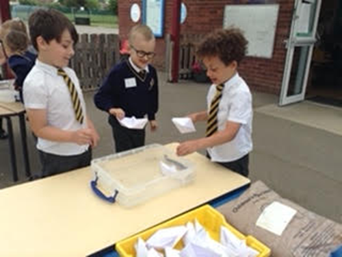 Y1OLOL's tweet photo. Testing out our boats in Y1 History @OLOLCPrimary https://t.co/tk36qcFbwq