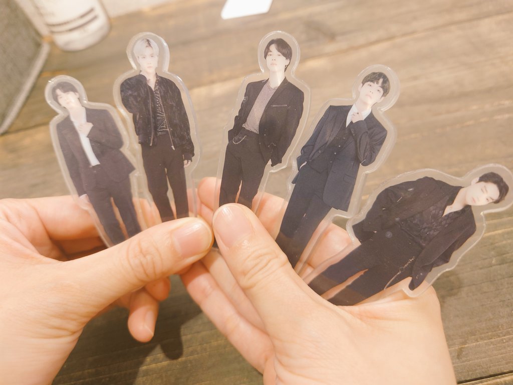 seesaw39123's tweet photo. テテペンチングとアミ活✨
楽しすぎて時間経つの早すぎた!!話し足りん🥺別れ辛い🥺
さぁ、飲み足りないから飲むぞ!!!キティ、これ美味しいーーーってならなかったミアネヨ…瓶無かってん。
普段はスミノフがぶ飲みするねん!!
#BTS
#テギがテギテギ
#テギペンもテギテギ
#SPRINGCAFE https://t.co/Hf9L2LqXTQ
