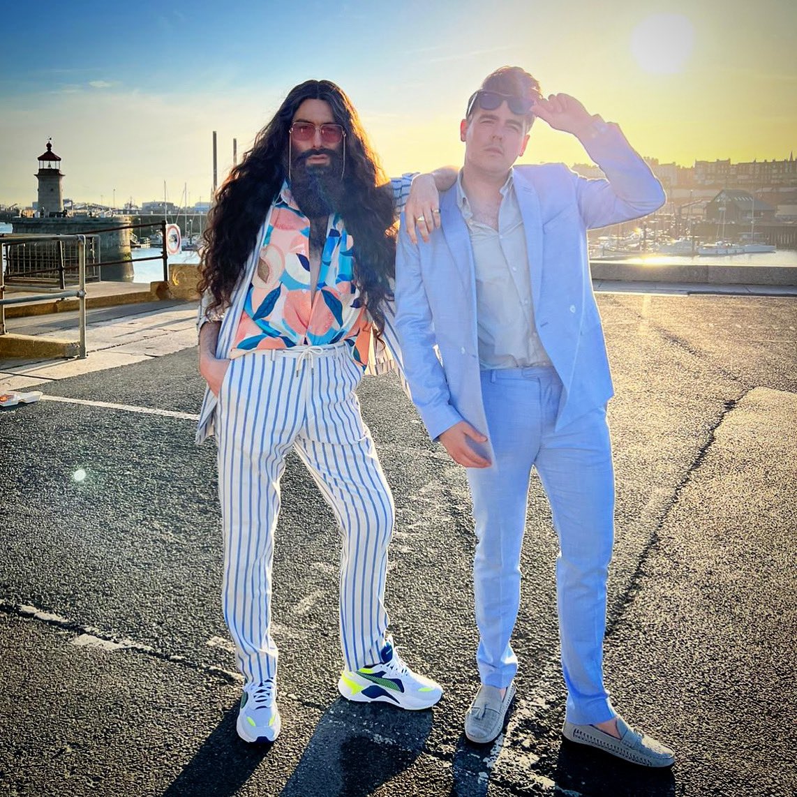 effortmade's tweet image. Partners, boyfriends, other halves, significant others, whatever you call them, they’re the BEST (especially mine @ijeanes ❤️👬❤️). Be visible, be proud. ✌🏻(thanks for the reminder #HeartstopperNetflix @AliceOseman @joelocke03 @kit_connor 🫶🏻)