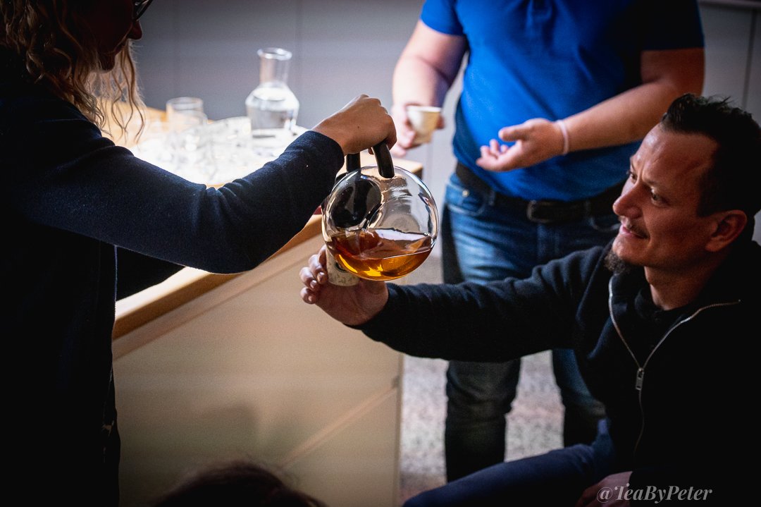 TeaByPeter's tweet photo. 🍵 Tasting of Georgian tea with Petr Sic, a Czech tea geek and tea maker, Prague #Oxalis #Sicaj, part 3️⃣.

#teatasting #petrsic #teaparty #teamaker #organictea #teagarden #teagourmet #teageek #georgiantea #europeantea #teatime  #teaculture #communitea #teaphotography #teabypeter https://t.co/ecWhljPxVC