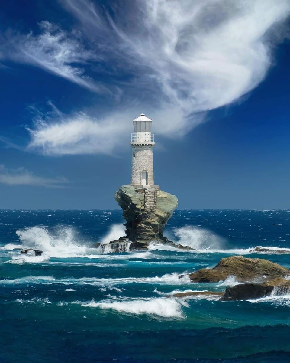 KourCostas's tweet photo. Tourlitis Lighthouse, Andros island, Cyclades, Greece.
📸 © Bill Peppas https://t.co/clc8UIyBpa