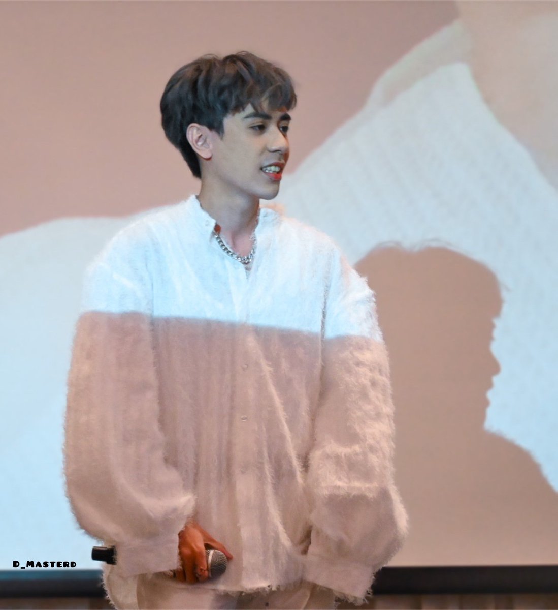 qhd_masterd's tweet photo. น่ารักปุ๊กปิ๊กมาก 💙🐼
 #QuangHungMasterD https://t.co/ZuNRb0hnOw