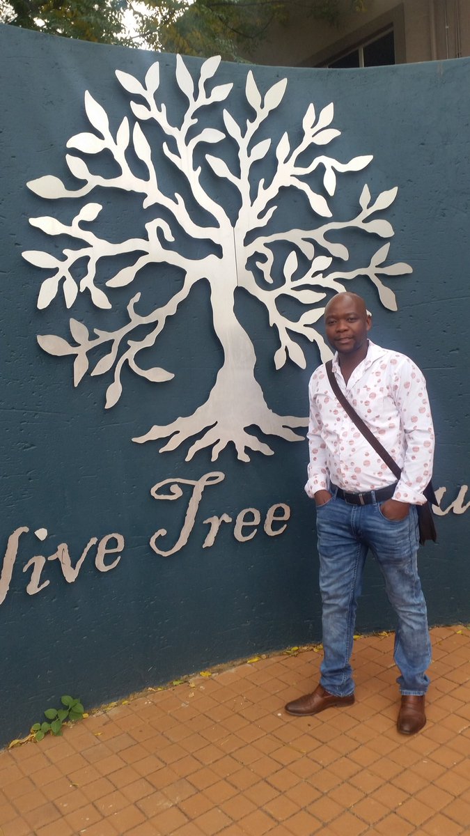 BusisoMz tweet picture