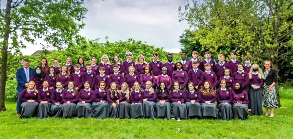 ThomondCommColl's tweet photo. Huge congrats to all our graduates @ThomondCommColl 2022! You made it!! 👏 #Classof2022  #congrats #GoTCC #Firework #KatyPerry @LCETBSchools https://t.co/06bSwxQZlY