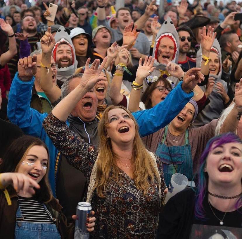 lindisfarnefest's tweet photo. 💫 💚 104 days to go!!!! 😎 Who’s excited? ME! Love this photo…everyone is so happy! Is there a better way to enjoy life than to be in a field having the best time?? 👇 👇 Noooo! #festival #musicfestival #Northumberland #berwick #edinburgh #newcastle #WeMakeEvents #concert #gig https://t.co/S0gC6N9HmV