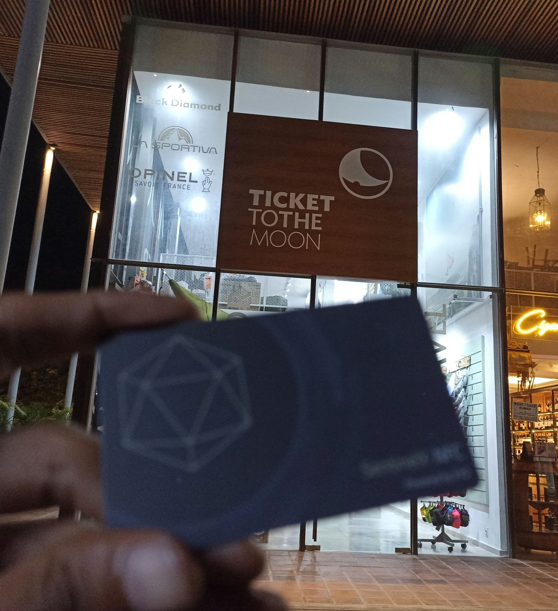 Profit_Holic's tweet photo. This is my ticket to the moon 🤫
thXYOu @coin_with_us https://t.co/CCzUPCbkRA
