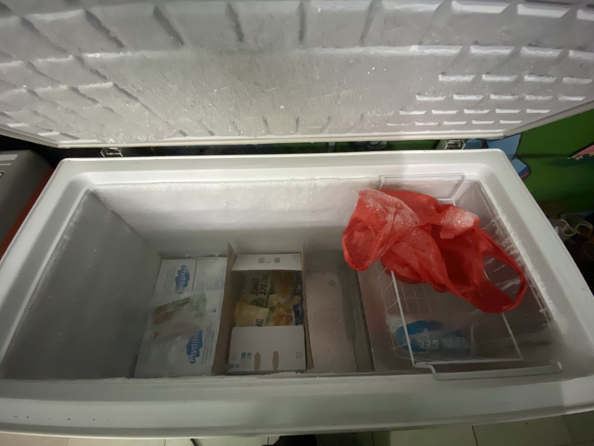 rizkanuraf's tweet photo. Dijual freezer second pemakaian pribadi uk 300 liter cuma 2 juta aja yang minat boleh chat ya wa 081291751539 https://t.co/nJjPGo3Dbm